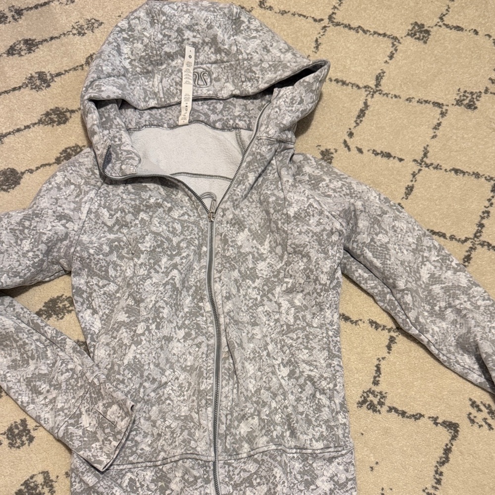 Lululemon Gray Patterned Zip-Up Hoodie